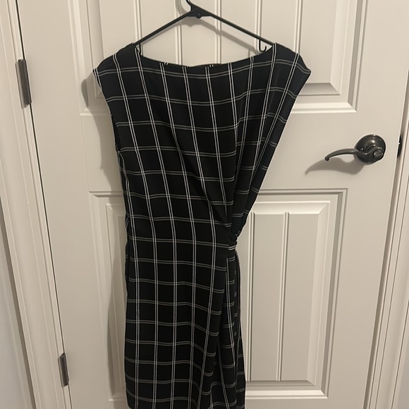 Women’s Loft Black and White Dress with tie on the side- 4- with tags - Picture 3 of 7